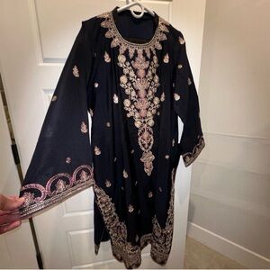 Elegant Black and Gold Embroidered Long Sleeve Dress